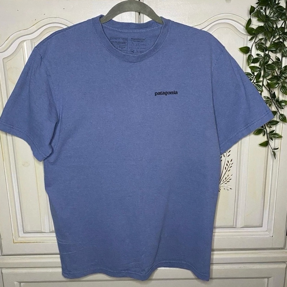 Patagonia Men’s P-6 Logo Resonsibili-Tee Size Small